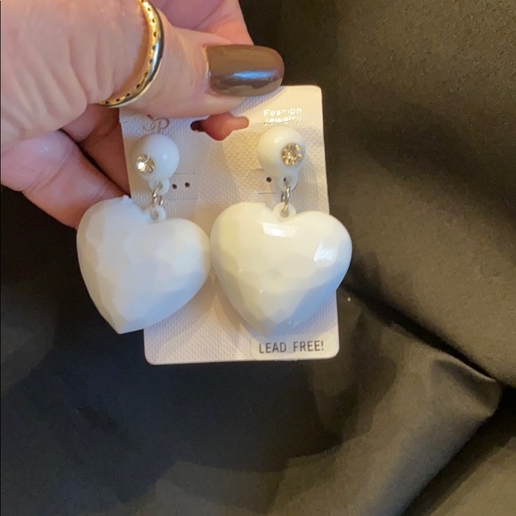 GIFTED TO @xonikkiox Heart Large White pierced earrings! Valentines Day!!! - Picture 2 of 7